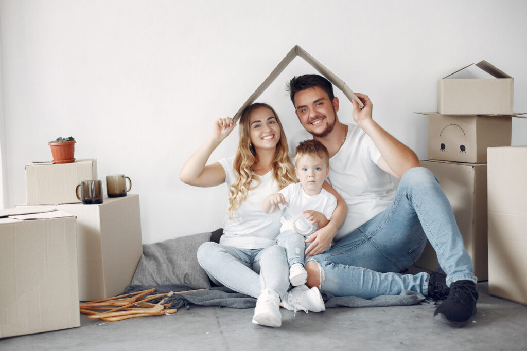 Copper-Ridge-Rentals-Family-Moving-In-Boxes